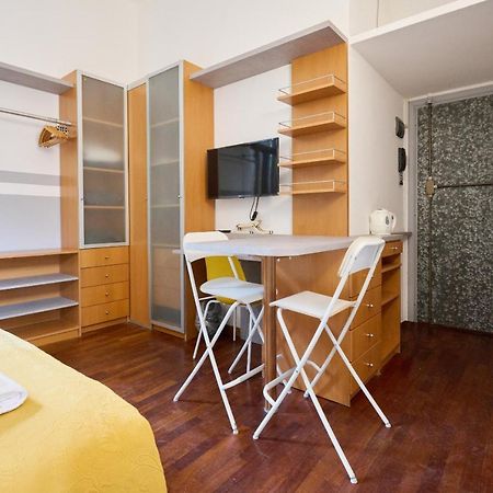 Artist Nadia'S Apartment In Porta Vercellina Milano Eksteriør billede